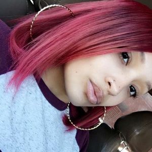 Meet your Posher, Naomi